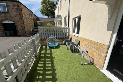3 bedroom terraced house for sale, Hillcrest Court, Dewsbury