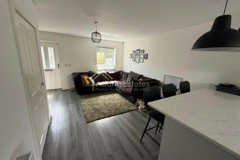 3 bedroom terraced house for sale, Hillcrest Court, Dewsbury