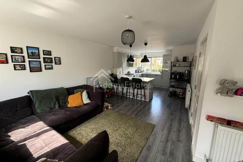 3 bedroom terraced house for sale, Hillcrest Court, Dewsbury