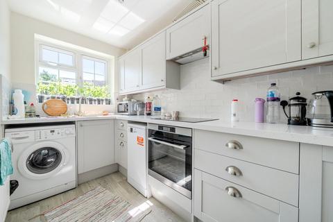 2 bedroom end of terrace house for sale, Chesham Road, Surrey GU1