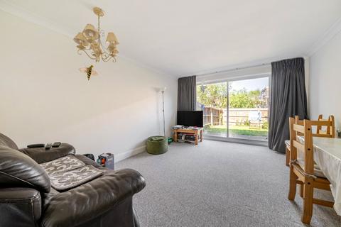2 bedroom end of terrace house for sale, Chesham Road, Surrey GU1