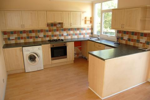 2 bedroom end of terrace house for sale, Kings Drive, Eastbourne BN21