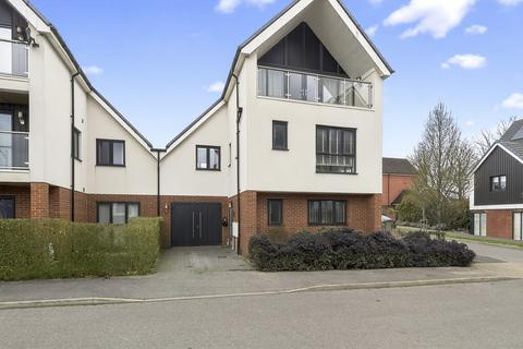 4 bedroom detached house for sale, Carrolls Way, Oxted, RH8