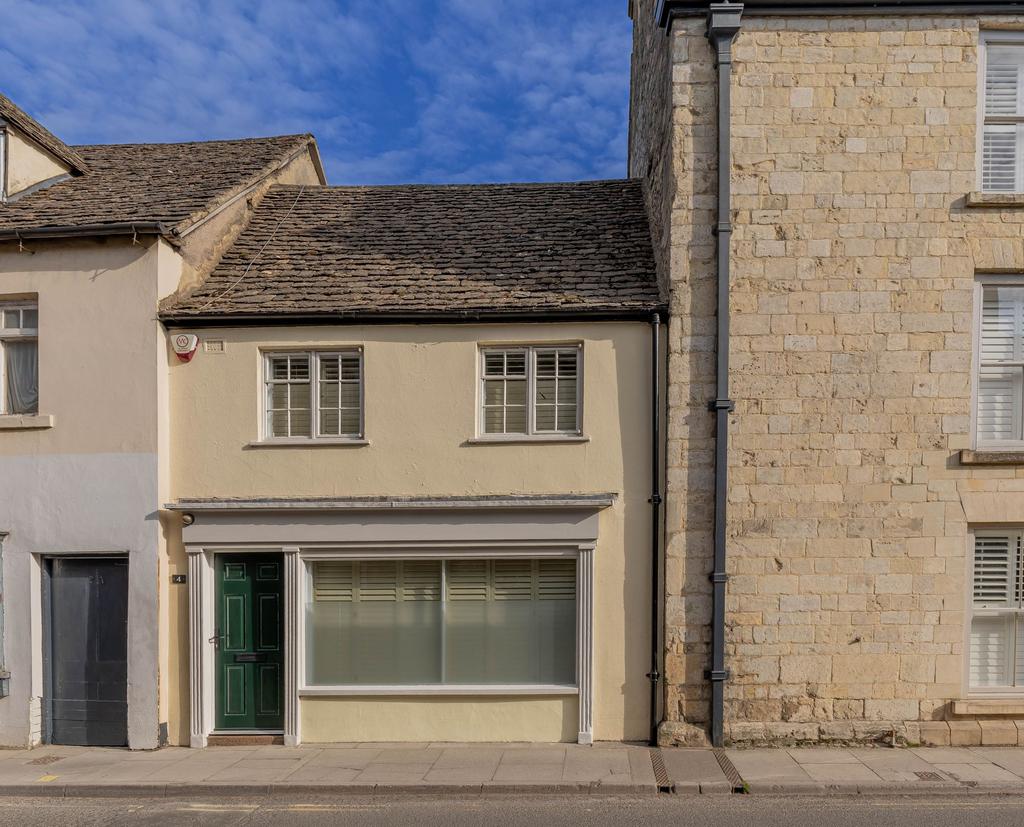 2 bedroom terraced house for sale