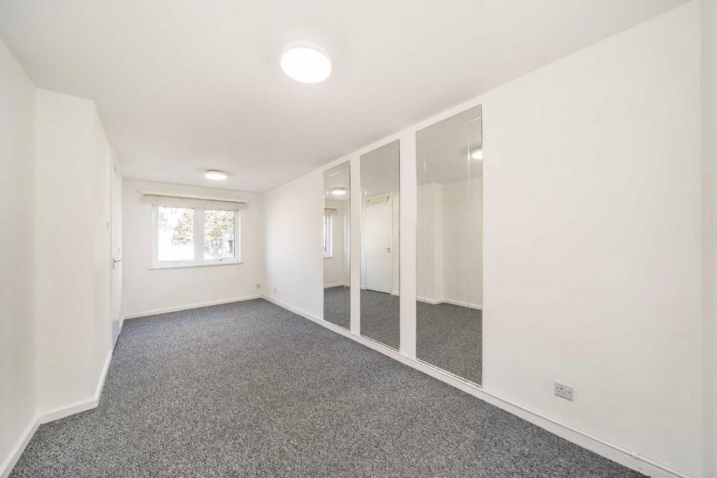 Walk-in wardrobe