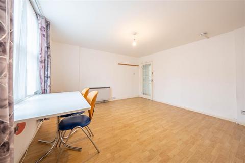 1 bedroom house for sale, Fairfield Avenue, Perth
