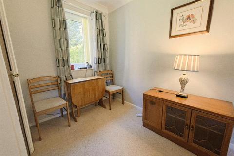 2 bedroom retirement property for sale, Lydon Court, Sheldon, Birmingham