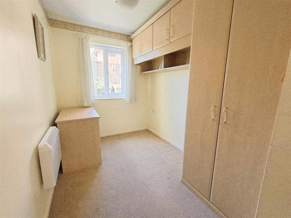 Walk-in wardrobe