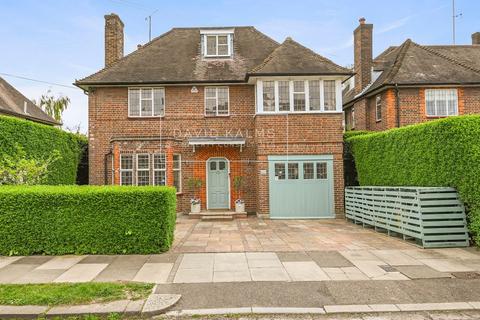 Linden Lea, London N2