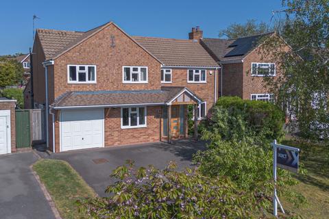 4 bedroom detached house for sale, Holland Avenue, Knowle, B93