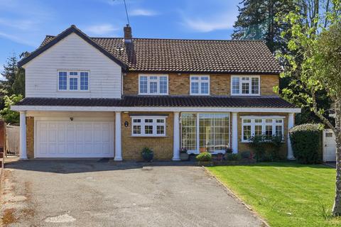 4 bedroom detached house for sale, Ripley View, Loughton, IG10