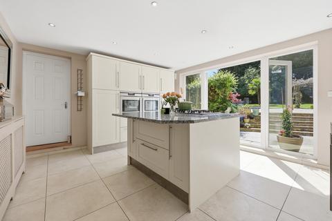 4 bedroom detached house for sale, Ripley View, Loughton, IG10