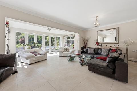 4 bedroom detached house for sale, Ripley View, Loughton, IG10