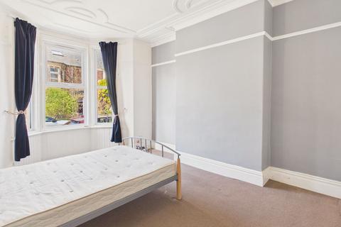 2 bedroom flat for sale, Avenue Road, Gateshead, NE8