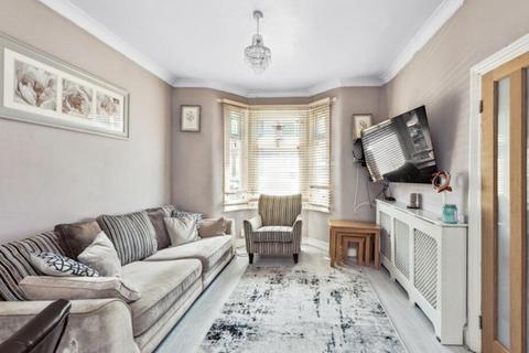 2 bedroom terraced house for sale, Chadwin Road, London E13