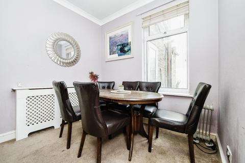 2 bedroom terraced house for sale, Chadwin Road, London E13