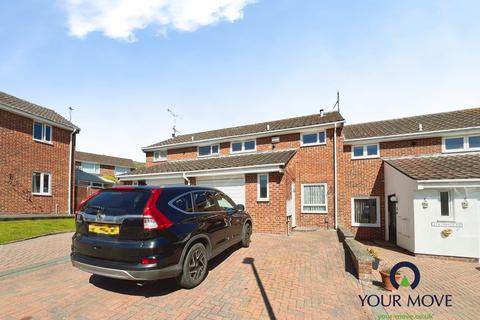 3 bed terraced house for rent in Downs Road, Kent CT19