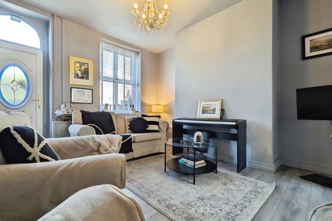 2 bedroom terraced house for sale, Huddersfield Road, Oldham, OL4