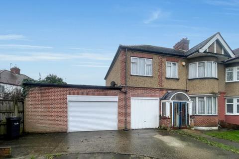 Churchbury Close - Enfield - London - EN1