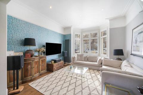 Sidney Road - Bowes Park - London - N22