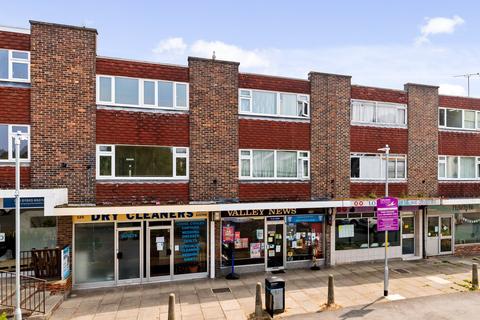 3 bed flat/apartment for rent in Enbrook Valley, Folkestone, CT20