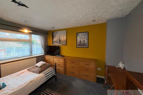 4 bedroom detached house for sale, Kenley Avenue, Endon, Staffs, ST9 9HX