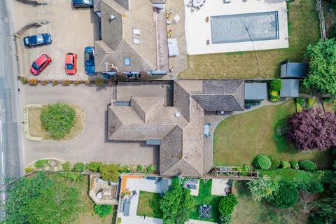 3 bedroom detached bungalow for sale, Oakfield Lane, Dartford