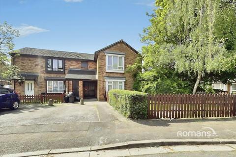 Studio to rent, Hambledon Close, Uxbridge, UB8