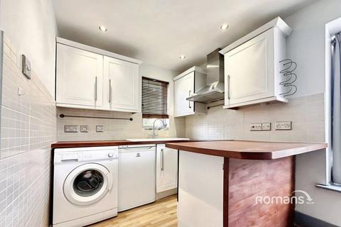 Studio to rent, Hambledon Close, Uxbridge, UB8