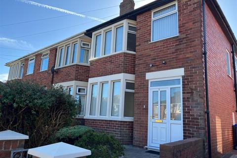 3 bed semi-detached house for rent in Furlong Crescent,Blackpool, Lancashire
