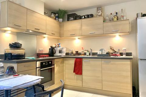 Studio to rent, Prince George House, Portsmouth, PO1