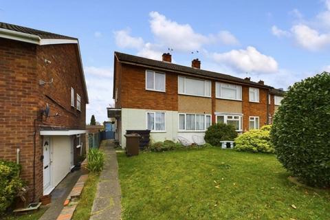 2 bedroom maisonette to rent, Hillside Close, Walsall, WS8