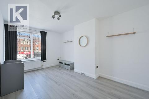 undefined, Stoneleigh Broadway, Epsom, KT17