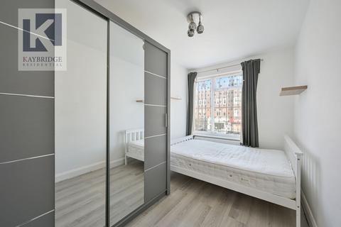 undefined, Stoneleigh Broadway, Epsom, KT17