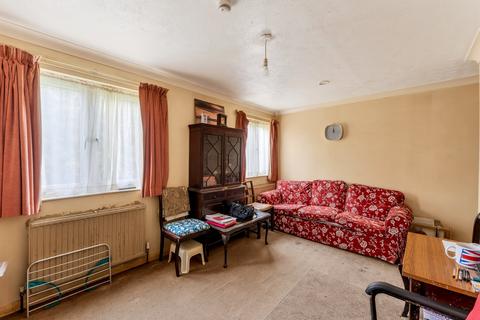 undefined, Connaught Gardens, Morden