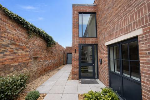 1 bedroom apartment for sale, R L Stevenson Avenue, Bournemouth