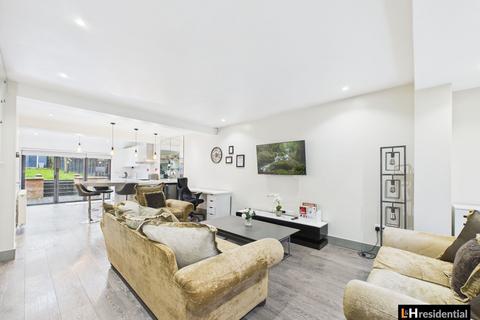 Stretton Way, Borehamwood WD6