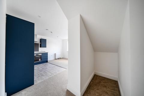 2 bedroom flat to rent, Flat 21 Discovery House, 154 Southgate Street