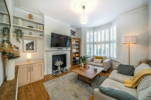 2 bedroom flat for sale, Cavendish Road, London SW12