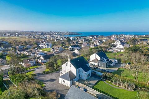 9 bedroom detached house for sale, Trearddur Road, Trearddur Bay, Holyhead, LL65