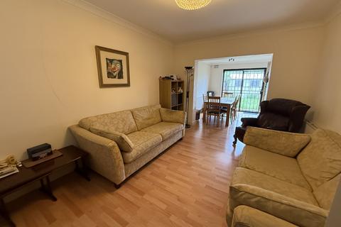 3 bedroom terraced house for sale, Glendale Gardens, Wembley, HA9