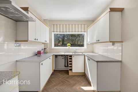 3 bedroom semi-detached house to rent, Eskdale Grove, Farnworth, Bolton *Available Now*