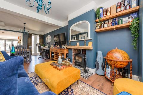 2 bedroom terraced house for sale, Portland Avenue, Gravesend DA12