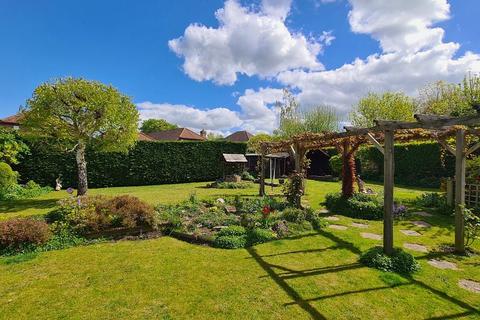 4 bedroom semi-detached house for sale, Little Bookham Street, Little Bookham KT23
