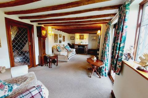 4 bedroom semi-detached house for sale, Little Bookham Street, Little Bookham KT23