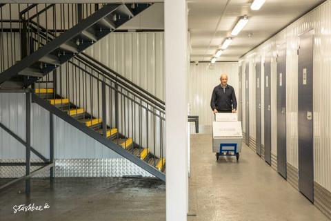 Garage to rent, Blaisdon Way, Cheltenham GL51