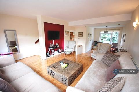 4 bedroom end of terrace house to rent, Cyprus Road, London, N3