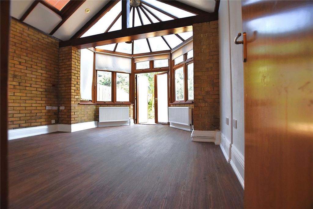 Apartment in Thornton Heath - View 2
