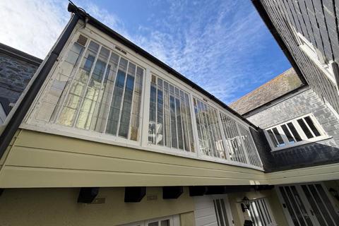 Flat , Brewers Court, Meneage Street, Helston