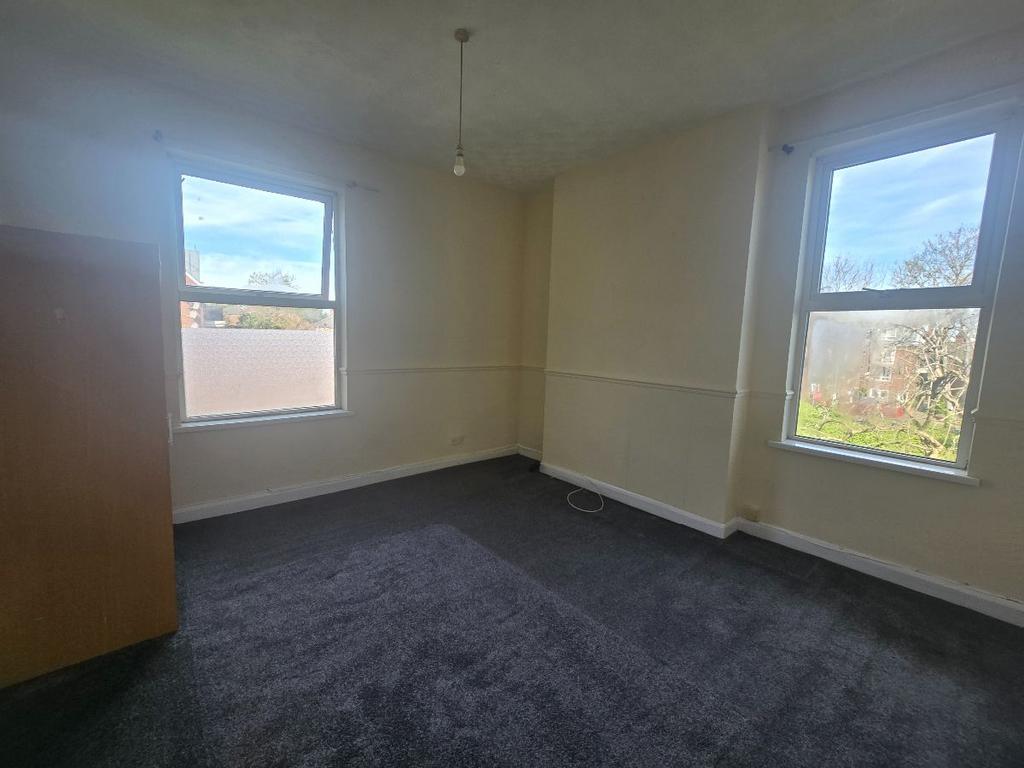 Apartment in Leicester - View 3